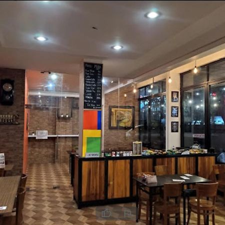 Mira Hotel Banjarmasin  Buitenkant foto