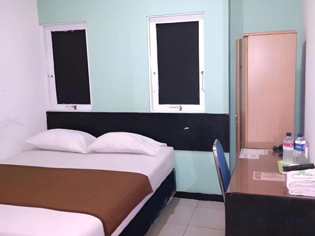 Mira Hotel Banjarmasin  Buitenkant foto
