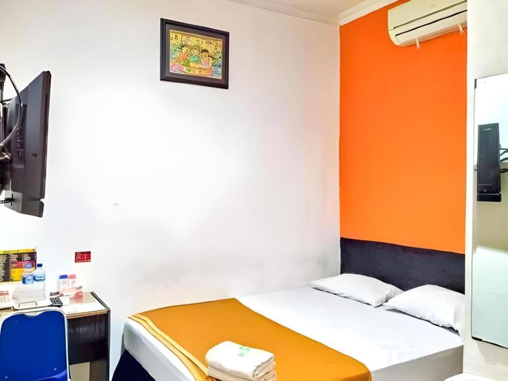Mira Hotel Banjarmasin  Buitenkant foto