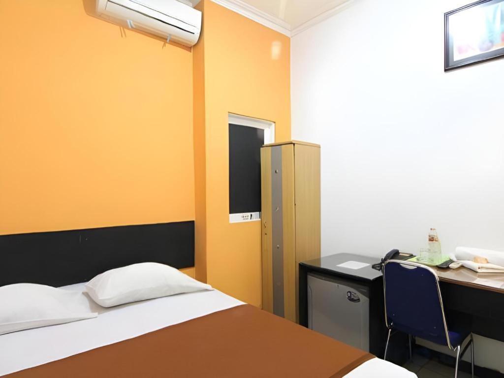 Mira Hotel Banjarmasin  Buitenkant foto