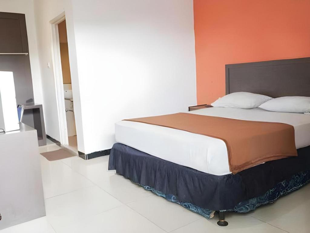 Mira Hotel Banjarmasin  Buitenkant foto