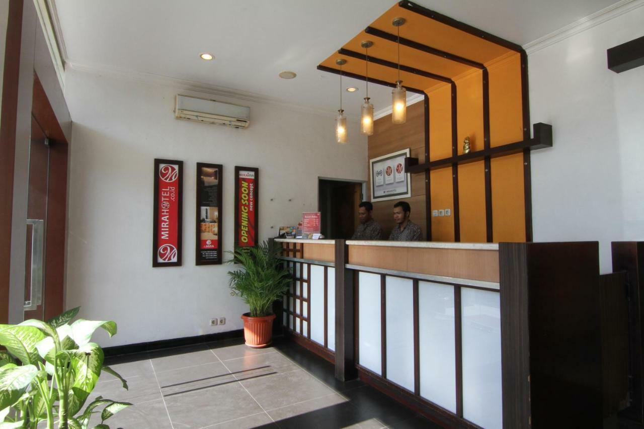 Mira Hotel Banjarmasin  Buitenkant foto